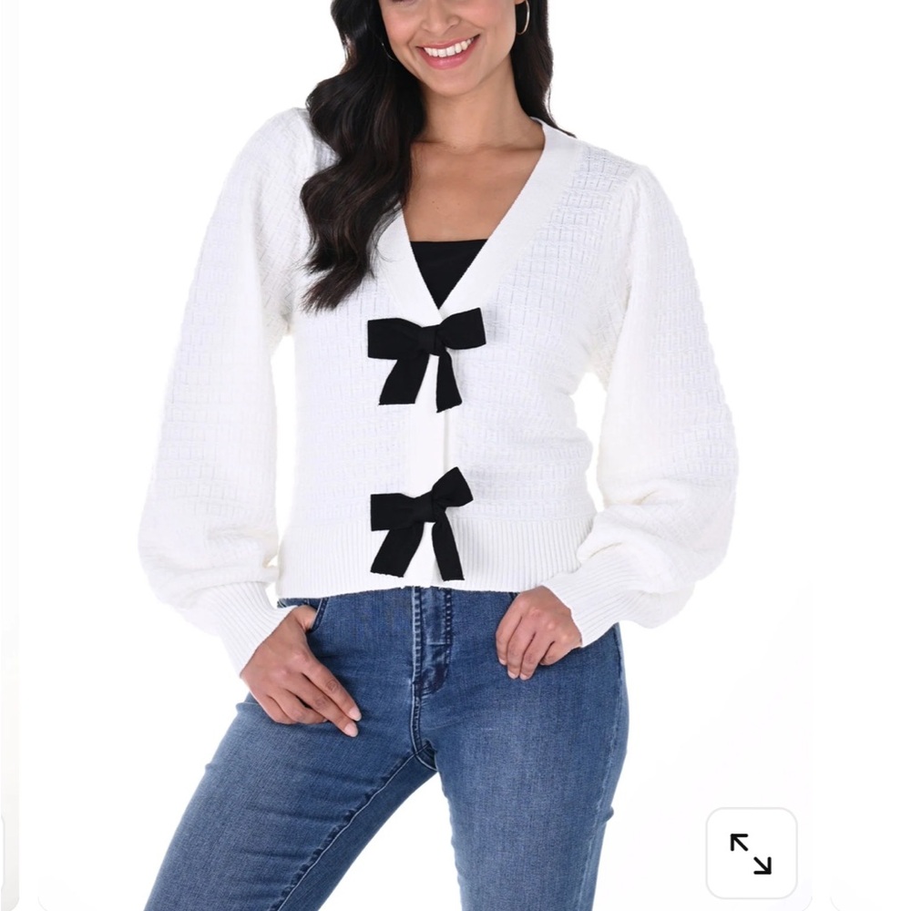NWT Knit Cardigan With Decorative Black Bows Size Medium
